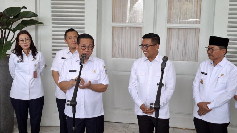 Pramono Dorong Perluasan Rute MRT dan JakLingko Hingga ke Banten