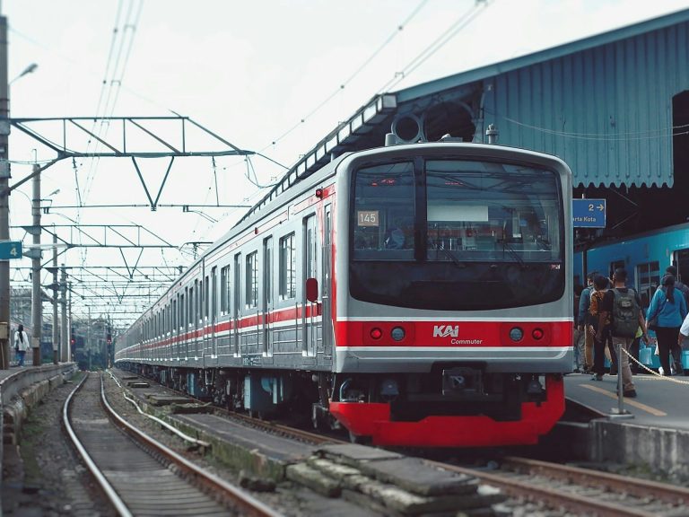 Jadwal KRL Jogja-Solo 18 Agustus 2025: Berangkat dari Palur dan Tugu
