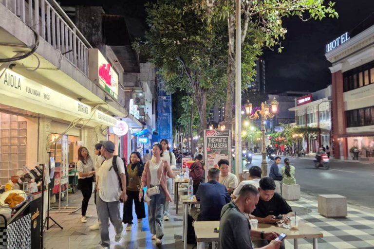 Jalan-Jalan di Tunjungan: Aset Kota Surabaya Jadi Kiblat Ekonomi Baru