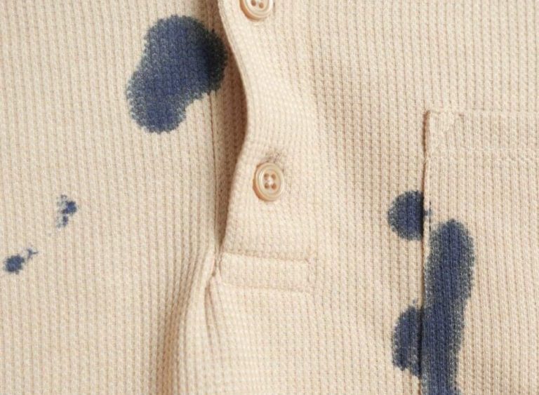 Cara menghilangkan noda tinta di baju dengan cepat dan aman