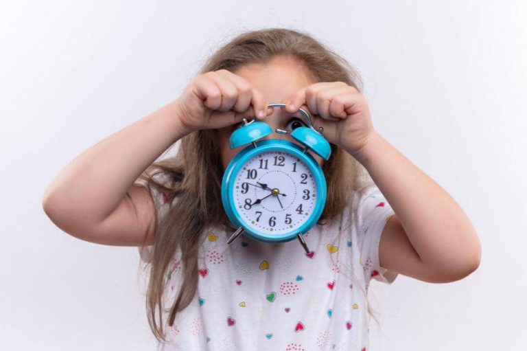 8 Perbedaan Otak Anak: Kurang Tidur vs Cukup Tidur